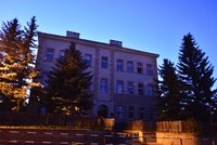 Tragédie na Kladensku: Ve škole našli oběšenou dívku! Zabila se kvůli vysvědčení?