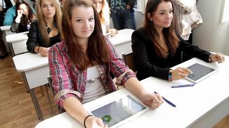 Digitalizace výuky: Stále více škol testuje tablety a dotykové tabule