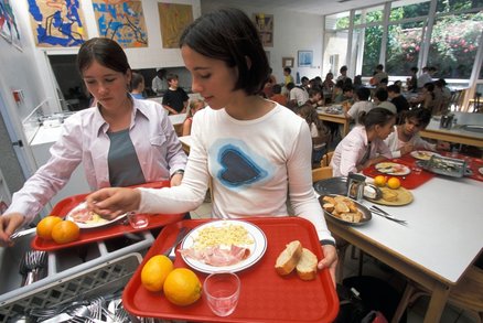 České děti jedí ve školních obědech rtuť, nikl i olovo, hrozí jim otrava?