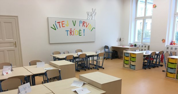 V Karlíně otevřela nová škola, kde děti nebudou dostávat známky.