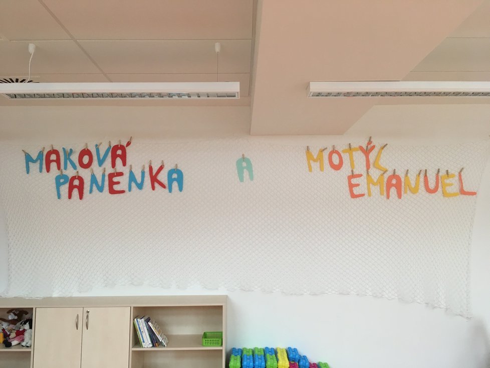 V Karlíně otevřela nová škola, kde děti nebudou dostávat známky.