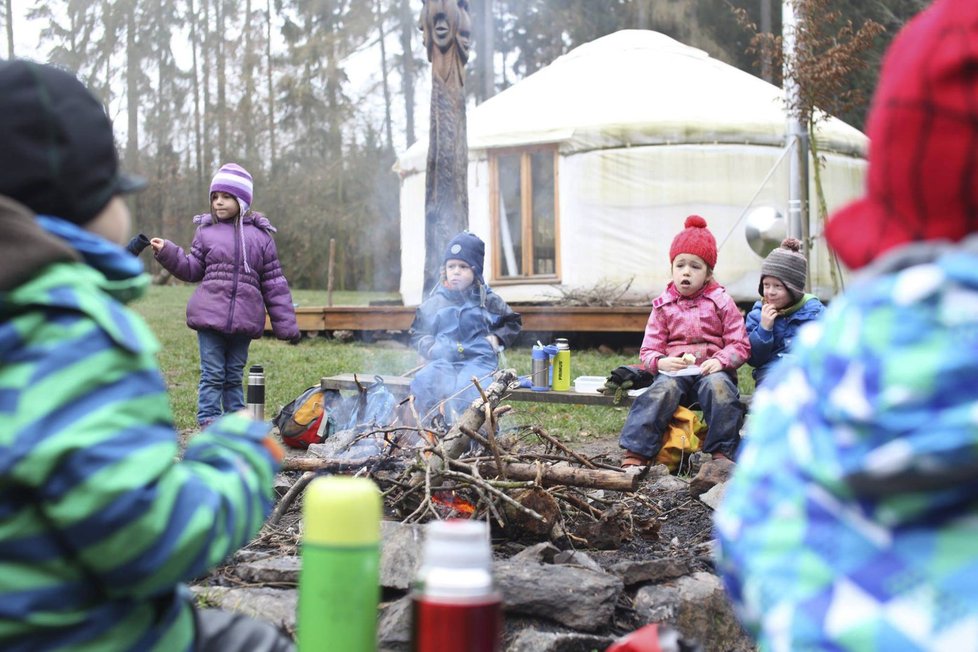 Uplatňování vodního zákona ohrožuje pořádání dětských táborů v okolí řek. Jde o ustanovení, které zakazuje v aktivních zónách záplavových území kolem řek zřizovat kempy a tábory..