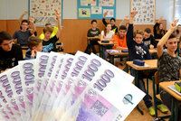 Lidí na Jesenicku dramaticky ubývá: Studenty se snaží koupit penězi, 4000 korun pro každého