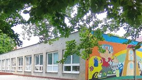 Umělecká škola Brezno, kde učitelka působila.
