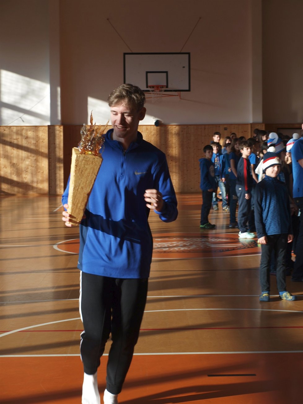 Základní škola U Krčského lesa zahájila po čtyřech letech opět své vlastní zimní olympijské hry.