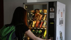 Vyhláška o nezdravých potravinách likviduje školní bufety a automaty.