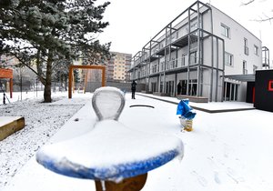 Brno zrekonstruovalo objekt bývalé školky a kromě malých dětí je v něm i 16 bytů pro seniory.