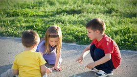 Polsanci řešili závažný problém: Budou děti ve školkách nebo zůstanou na ulici?