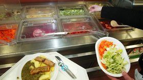 Školní jídelny slibují zlepšení kvality jídel. (ilustrační foto)