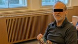 Školní psycholog stanul před soudem: 8 let za znásilnění dítěte! A obří úložiště dětského porna