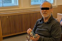 Školní psycholog stanul před soudem: 8 let za znásilnění dítěte! A obří úložiště dětského porna