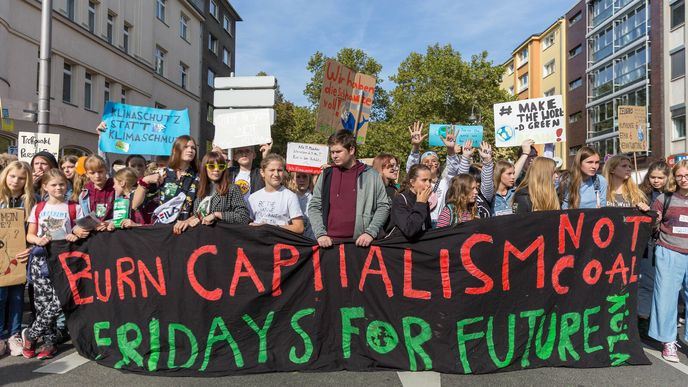 Spalte kapitalismus, ne uhlí! Školní stávka v Kolíně n. Rýnem.