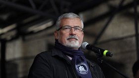 Předseda školských odborů František Dobšík