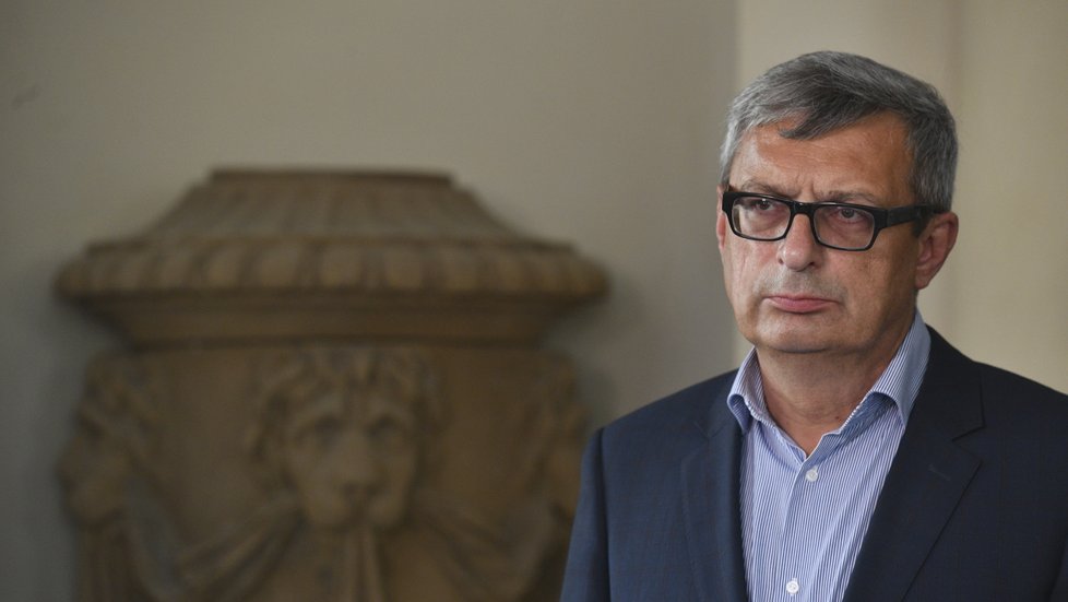 Ministr školství Robert Plaga (ANO) odvolal po chybě ve státních maturitách šéfa Cermatu Jiřího Zíku