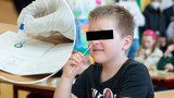 „Chybovost antigenních testů byla velká,“ říká ředitel školy. Praha chce PCR