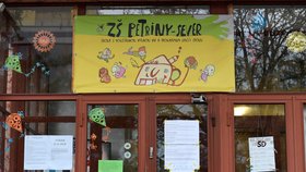 Stávka učitelů: Základní školy Petřiny v Praze (6. 11. 2019)