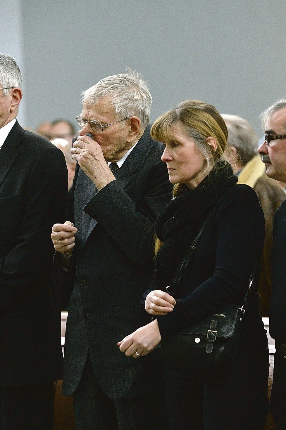 Jan Skopeček 15. ledna 2014 na pohřbu své milované ženy v pražských Strašnicích.
