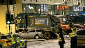 Tragická nehoda ve Skotsku: Popelářské auto bouralo, najelo i do chodců