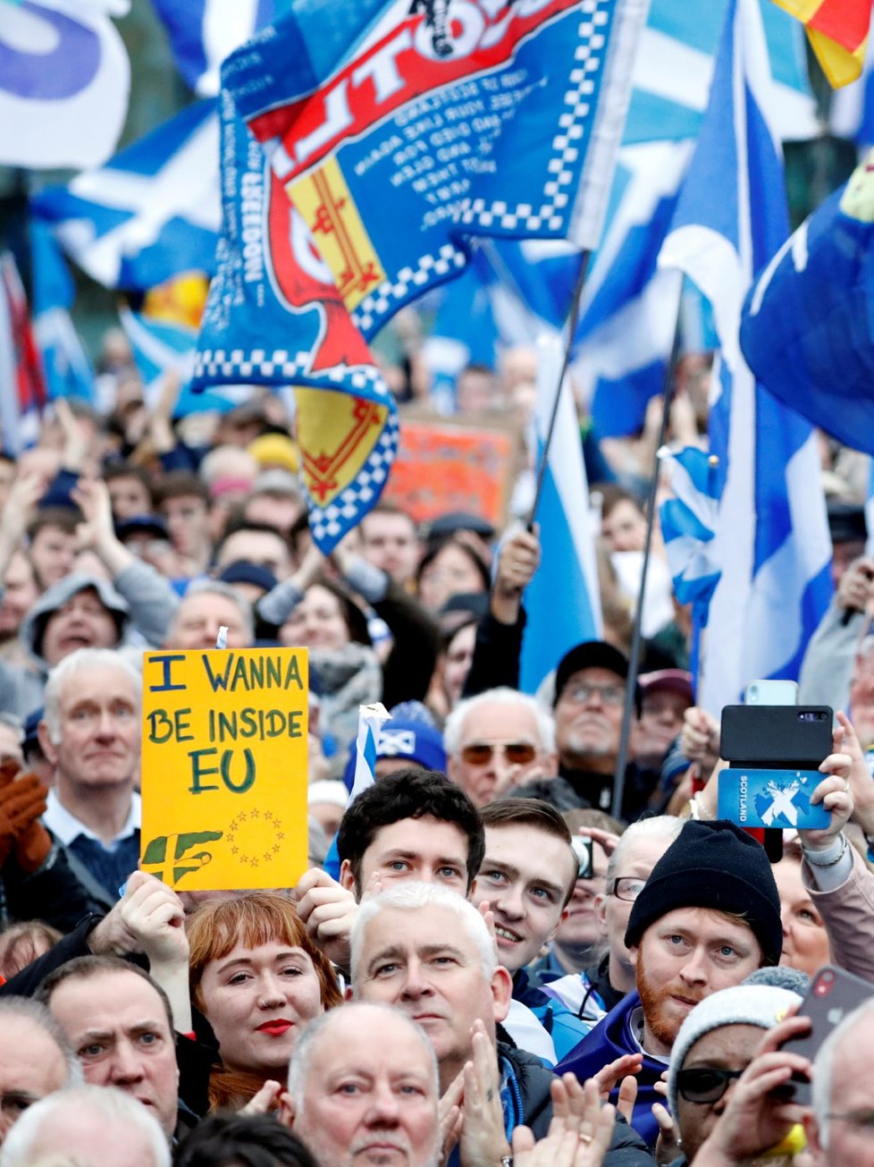 Skotové stojí o to zůstat v Evropské unii. Chtějí referendum o nezávislosti na Londýně (2. 11. 2019)