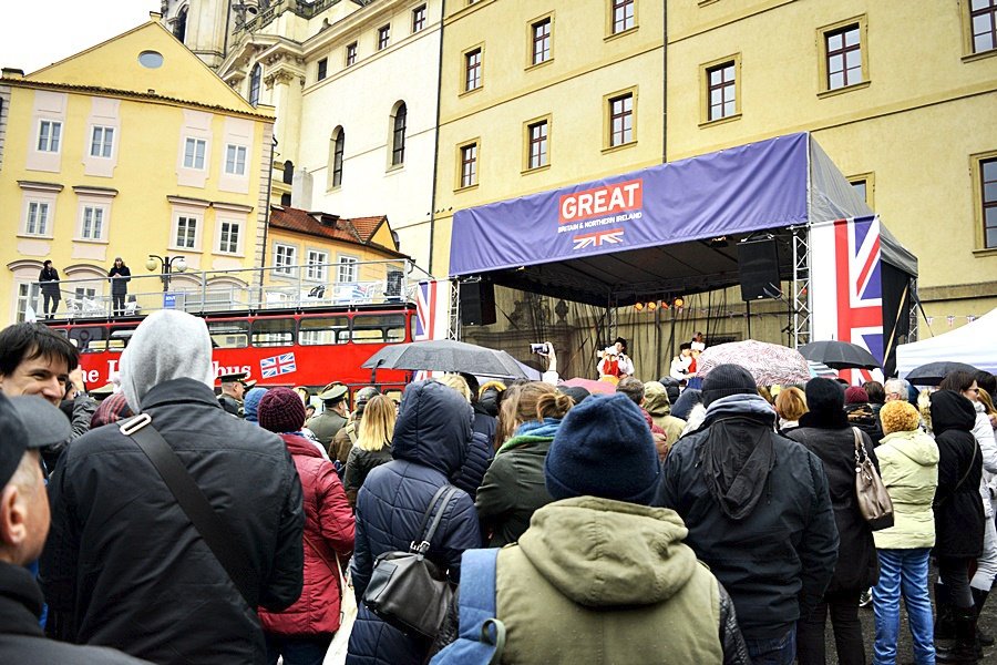 Velká Británie na Malostranském náměstí.