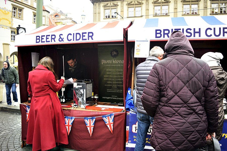 Velká Británie na Malostranském náměstí.