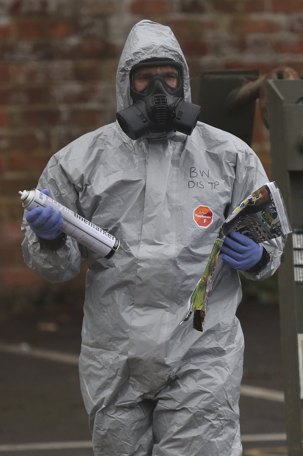 V Salisbury se pohybují jednotky protichemických specialistů.