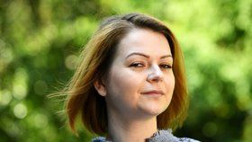 Julia Skripalová se poprvé po otravě ukázala na veřejnosti (23. květen 2018)