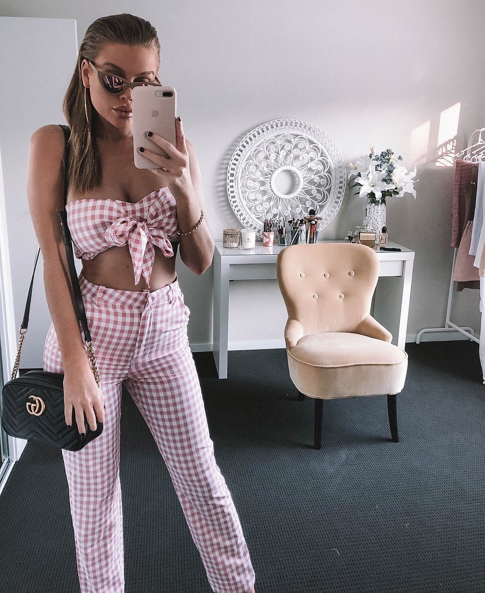 Sexy blondýnka a hvězda instagramu Skye Wheatleyová.