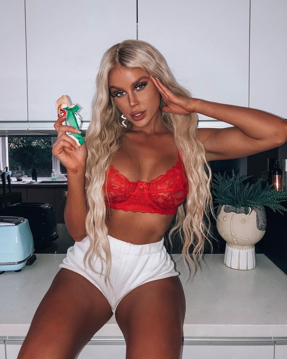 Sexy blondýnka a hvězda instagramu Skye Wheatleyová.