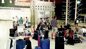 Slováci na letišti v italské Catanii čekali asi 13 hodin