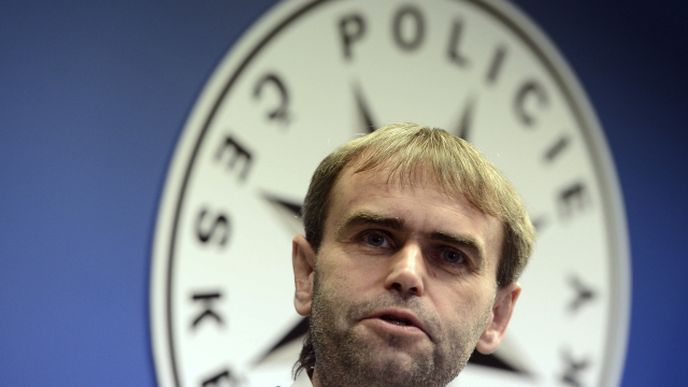 Bývalý ředitel Útvaru pro odhalování organizovaného zločinu Robert Šlachta potvrdil, že přijal nabídku na post náměstka generálního ředitele Celní správy ČR.