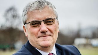 🎧 Vzestup silniční dopravy nejde dohromady s klimatickými cíli EU, říká prezident Svazu dopravy 🎧 Vzestup silniční dopravy nejde dohromady s klimatickými cíli EU, říká prezident Svazu dopravy