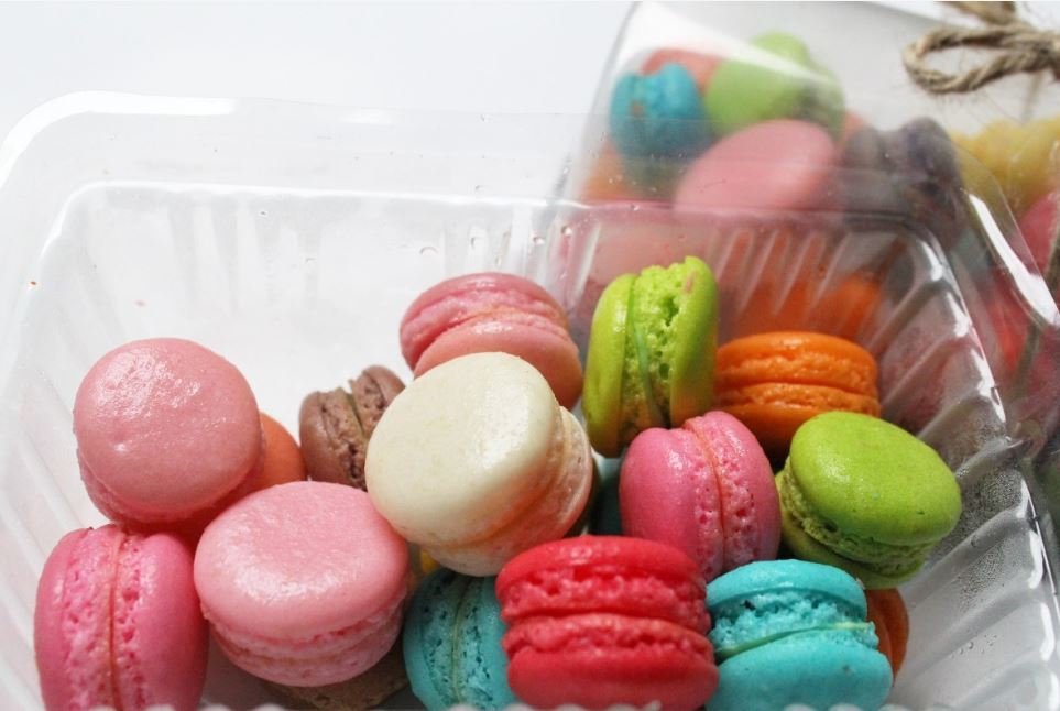 Nejvíce umělých barviv tradičně obsahují sladkosti.
