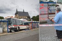 Autobus ve Slaném srazil Kubíčka (†7): Obvinili řidiče, mohly za nehodu jeho pantofle?