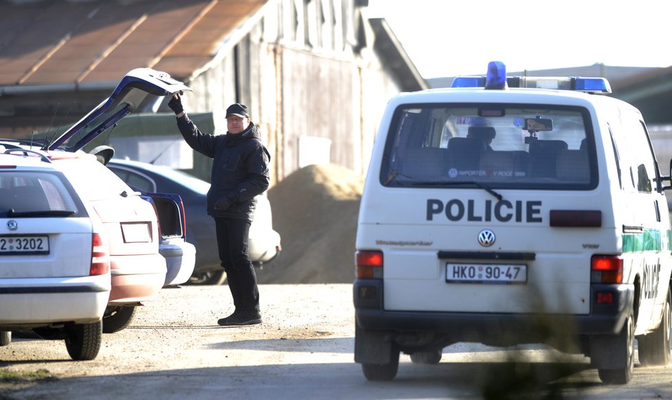 Policie prohledává sklad munice ve Slatině u Vysokého Mýta