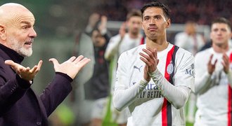 Křehký gigant z Milána. Fanoušci AC brojí proti trenérovi, pomůže Slavia?