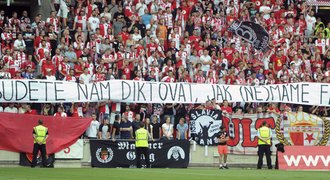UEFA naštvala fanoušky Slavie: Nebudete nám diktovat, jak fandit!