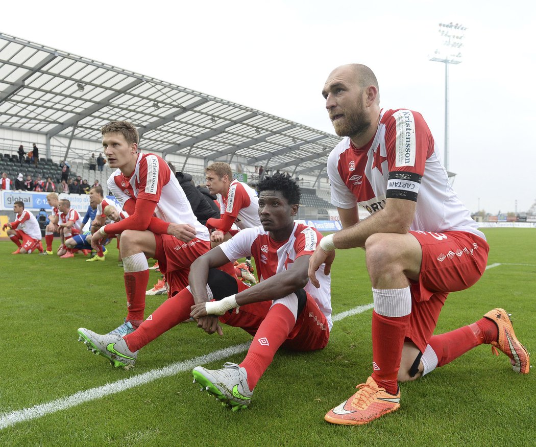 Fotbalisté Slavie na tradiční děkovačce s fanoušky