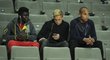 Útočníci Slavie Gino van Kessel a Mick van Buren na tribuně během zápasu se Zlínem