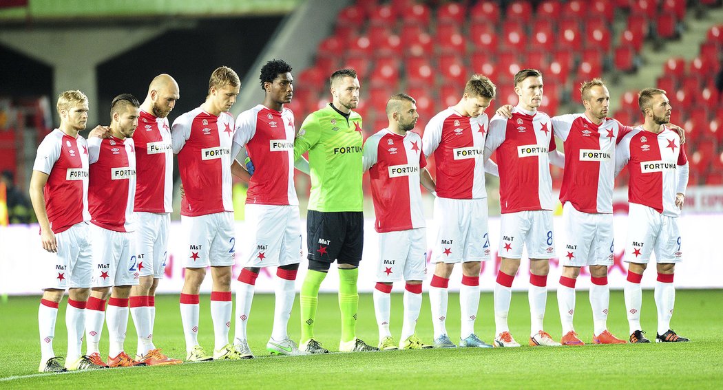 Fotbalisté Slavie i Olomouce drželi na začátku zápasu minutu ticha