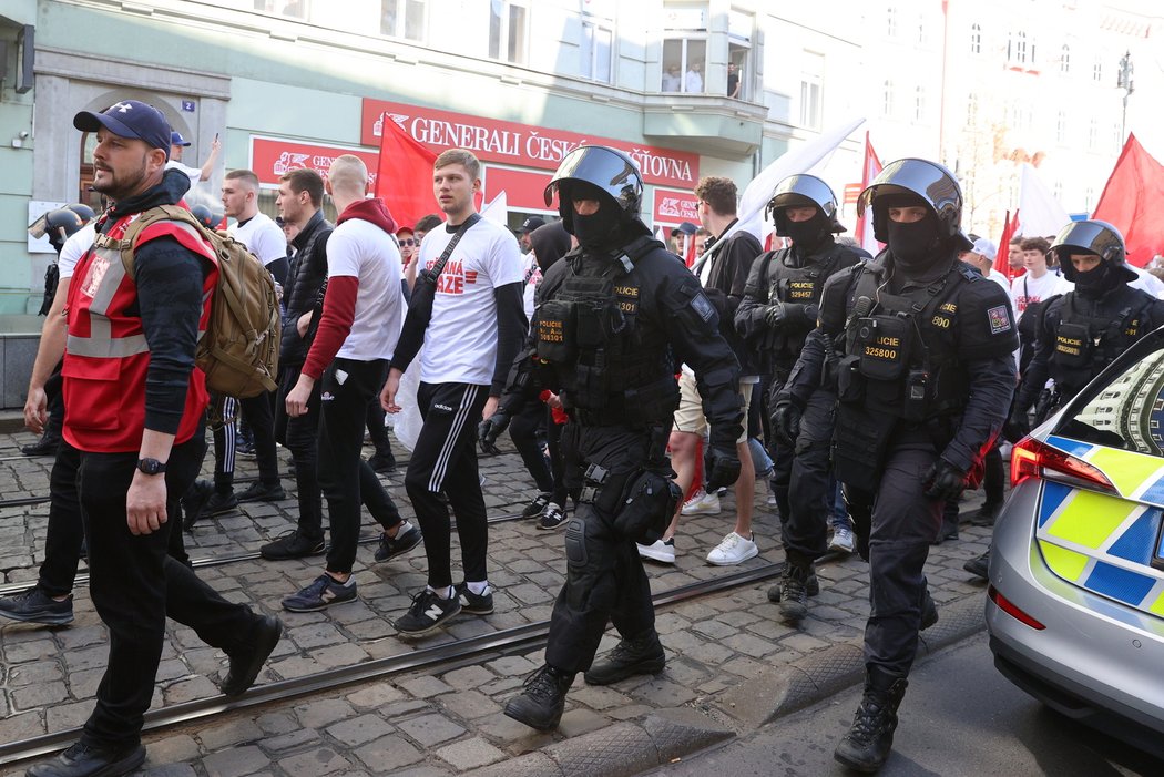 Policie musela být nedávno v akci kvůli derby pražských »S«. Opatření chystá i na pražské zápasy zahraničních celků