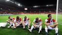 Zklamaní fotbalisté Slavie, kteří nedokázali postoupit přes Tiraspol.