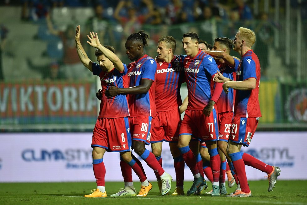 Plzeňské fotbalisty čeká v Ázerbájdžánu divočina.