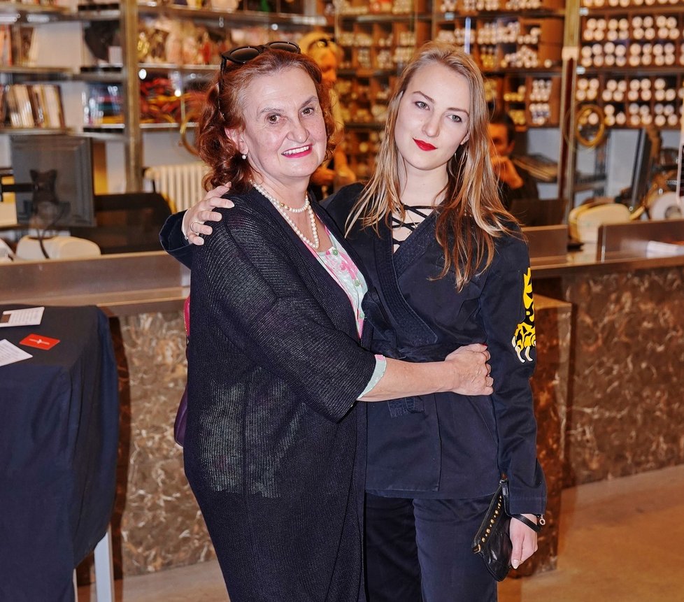 Eva Holubová a dcera Karolína