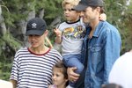 Mila Kunis a Ashton Kutcher se s dětmi moc nevystavují
