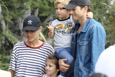 Domácí výuka je skvělá, libuje si herec Ashton Kutcher! Co ho na tom baví?  Domácí výuka je skvělá, libuje si herec Ashton Kutcher! Co ho na tom baví?