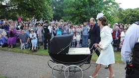 Královská rodina používá luxusní kočárek Silver Cross Balmoral