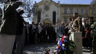 Čechoslováci, bojující na západní frontě, mají v Plzni pomník