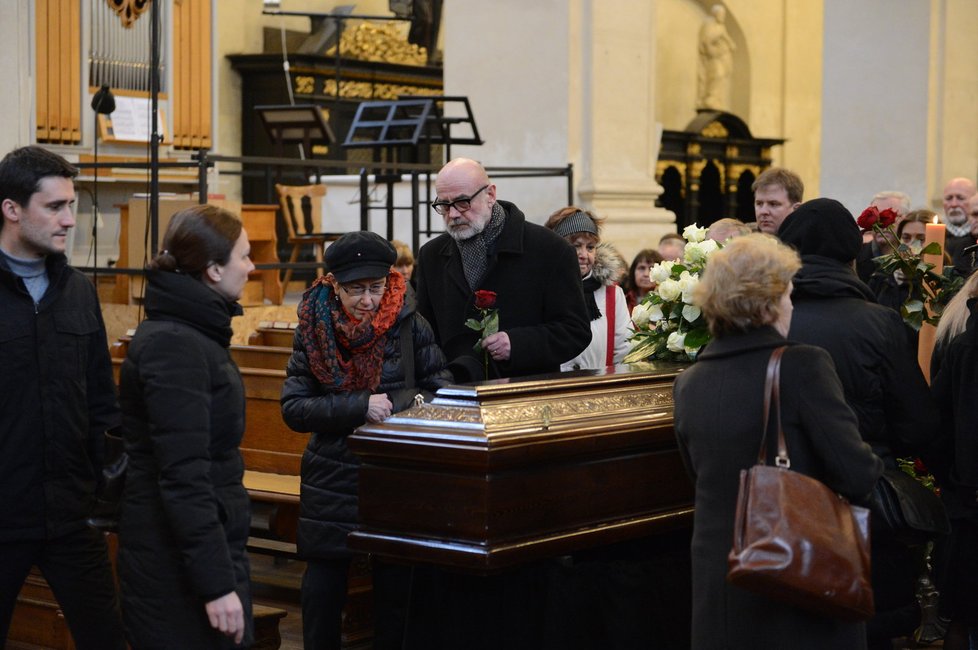 Rozloučit s Hubálkem se přišli i Jan Ruml a Jiřina Šiklová