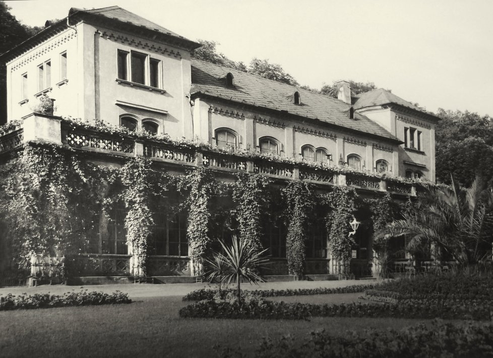 Šlechtova restaurace kolem roku 1900